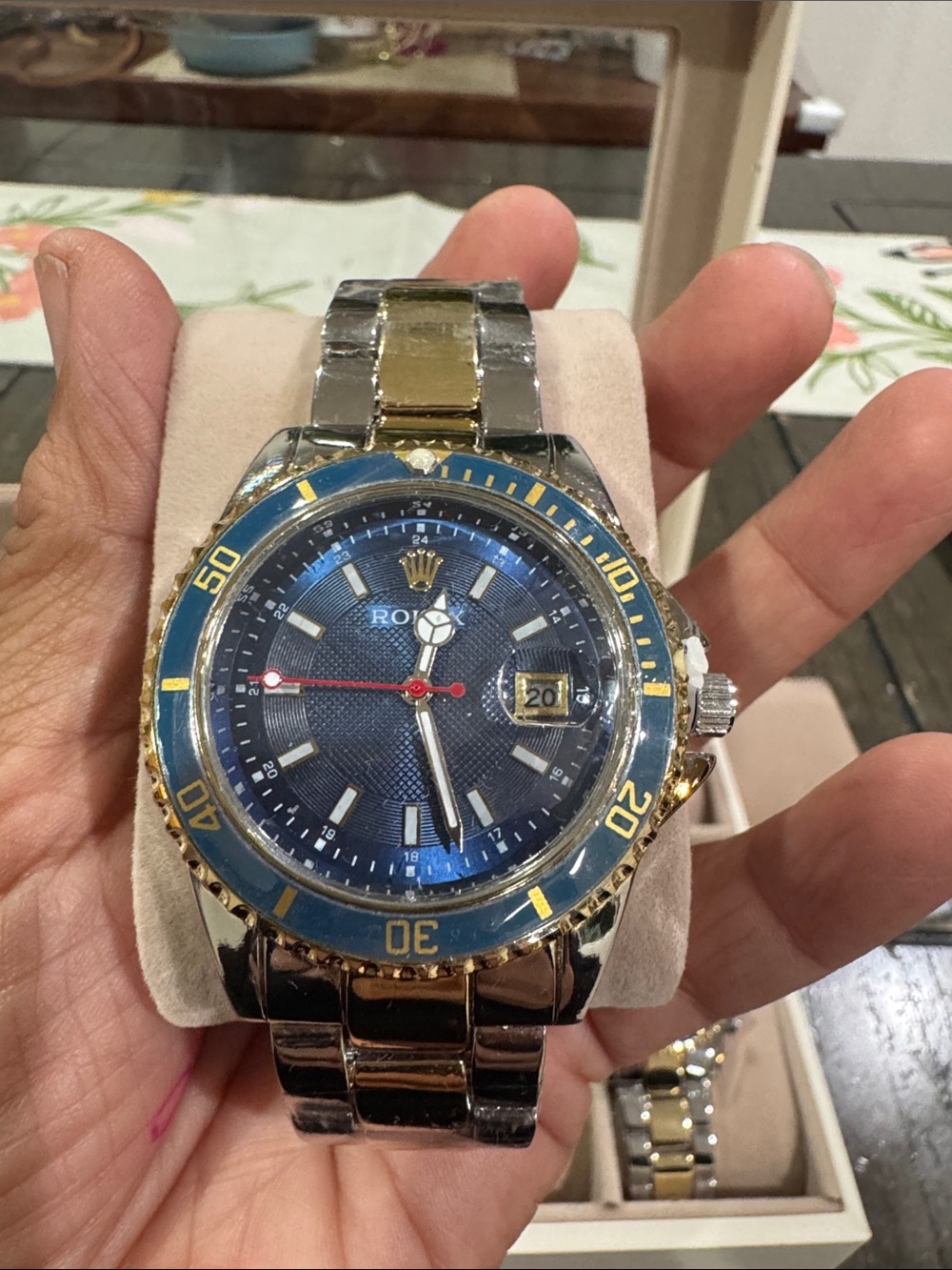 Source Unknown Two-Tone Blue Dial Men's Watch with Gold and Silver Accents